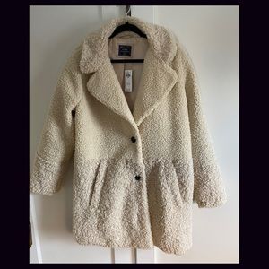 Abercrombie | NWT cozy cream coat